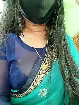 Idhika Paul online show from 04.09.26