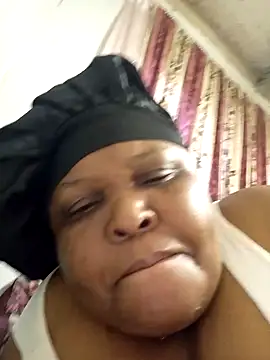 Snapshot of HOTSUGARX5 chatting on 12.23.24 HOTSUGARX5 online show from 12.23.24