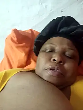 Snapshot of HOTSUGARX5 chatting on 01.17.25 HOTSUGARX5 online show from 01.17.25