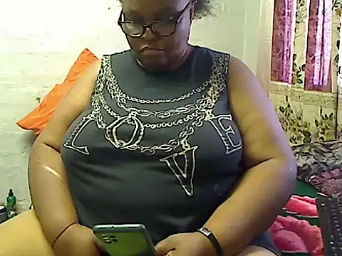 Snapshot of HOTSUGARX5 chatting on 01.27.25 HOTSUGARX5 online show from 01.27.25