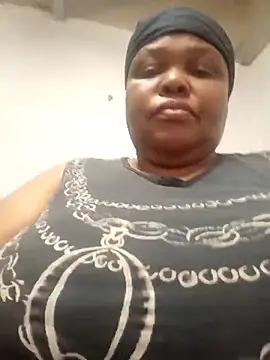 Snapshot of HOTSUGARX5 chatting on 03.18.25 HOTSUGARX5 online show from 03.18.25