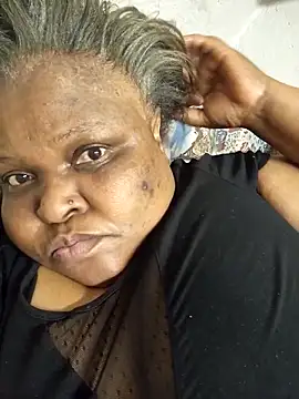 Snapshot of HOTSUGARX5 chatting on 09.23.25 HOTSUGARX5 online show from 09.23.25