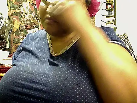 Snapshot of HOTSUGARX5 chatting on 10.20.25 HOTSUGARX5 online show from 10.20.25