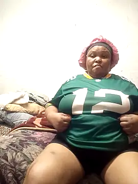 Snapshot of HOTSUGARX5 chatting on 12.17.25 HOTSUGARX5 online show from 12.17.25