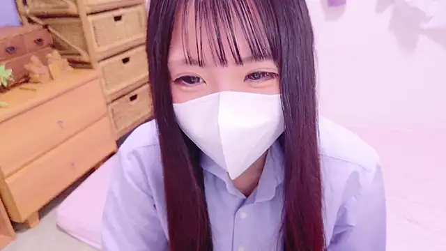 Snapshot of tsumugi_h chatting on 12.12.24 tsumugi h online show from 12.12.24