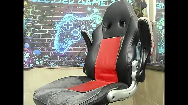 Snapshot of Terrance_z chatting on 04.09.26 Terrance z online show from 04.09.26