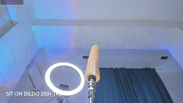 Snapshot of maakimo chatting on 12.07.24 maakimo online show from 12.07.24