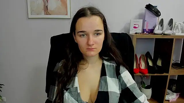 Snapshot of KateDelight chatting on 10.11.25 KateDelight online show from 10.11.25