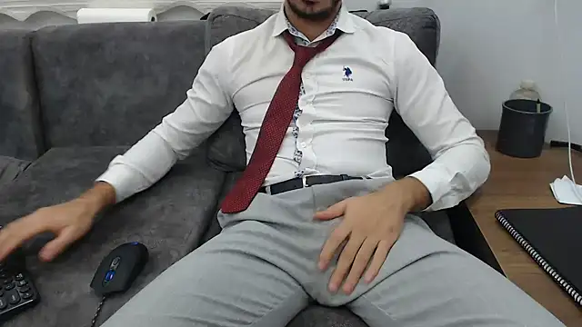 Snapshot of Naughtb0y chatting on 12.22.24 Naughtb0y online show from 12.22.24