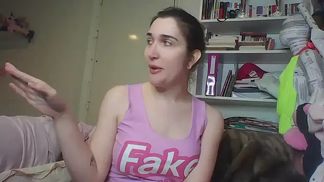 Snapshot of Icy__Diamond chatting on 11.21.25 Icy Diamond online show from 11.21.25