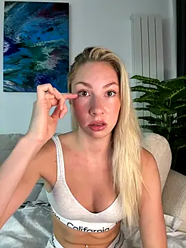 LuisaBecker online show from 10.23.25