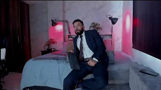 Snapshot of bruno_woods chatting on 11.20.25 bruno woods online show from 11.20.25