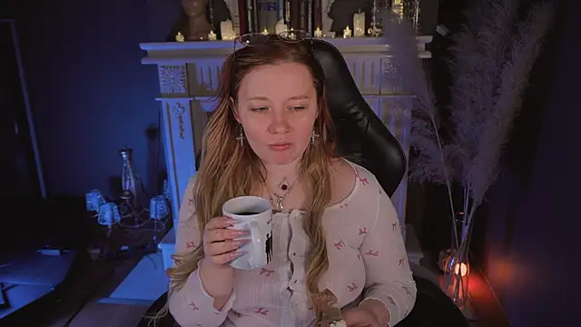 Snapshot of carolina_elf chatting on 01.17.26 carolina elf online show from 01.17.26