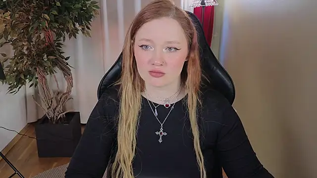 Snapshot of carolina_elf chatting on 02.03.26 carolina elf online show from 02.03.26