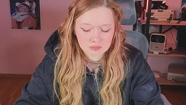 Snapshot of carolina_elf chatting on 02.22.26 carolina elf online show from 02.22.26