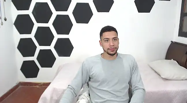 Jhors  Collens online show from 12.12.24