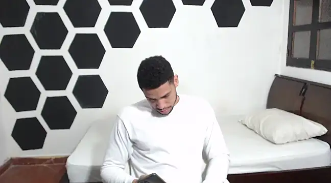 Jhors  Collens online show from 01.27.25