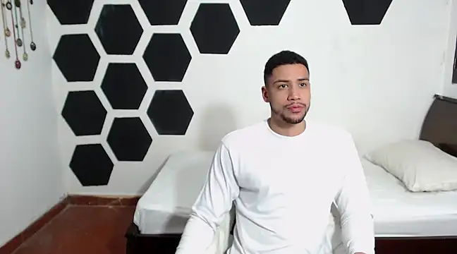 Jhors  Collens online show from 02.04.25