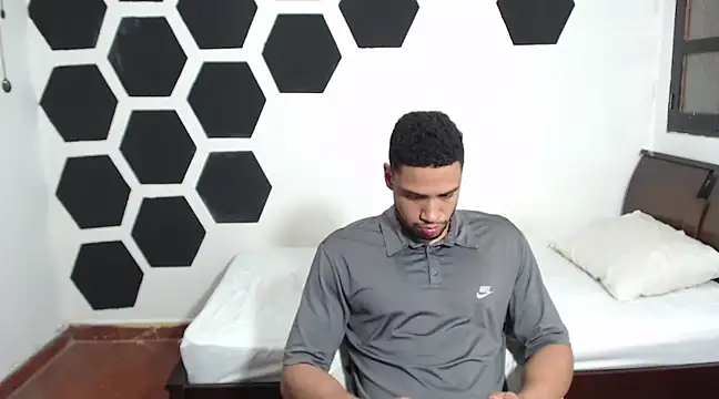 Jhors  Collens online show from 02.05.25