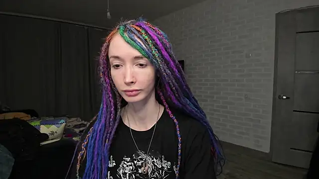 Snapshot of Roxy_Silver chatting on 12.18.24 Roxy Silver online show from 12.18.24
