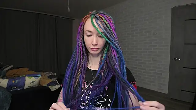 Snapshot of Roxy_Silver chatting on 12.19.24 Roxy Silver online show from 12.19.24