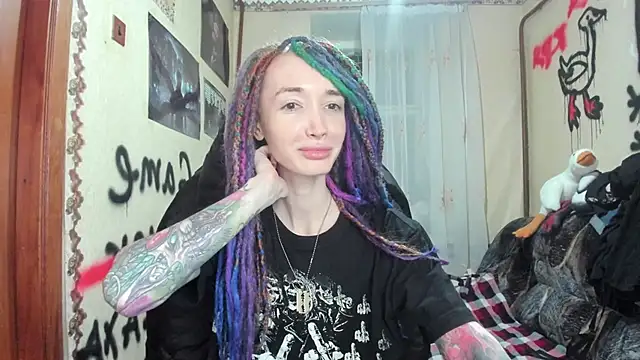 Snapshot of Roxy_Silver chatting on 12.25.24 Roxy Silver online show from 12.25.24