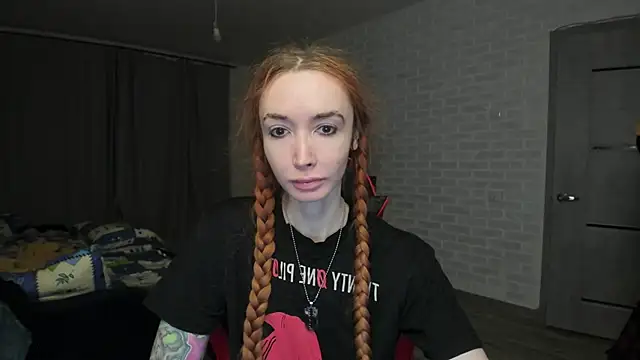 Snapshot of Roxy_Silver chatting on 02.21.25 Roxy Silver online show from 02.21.25