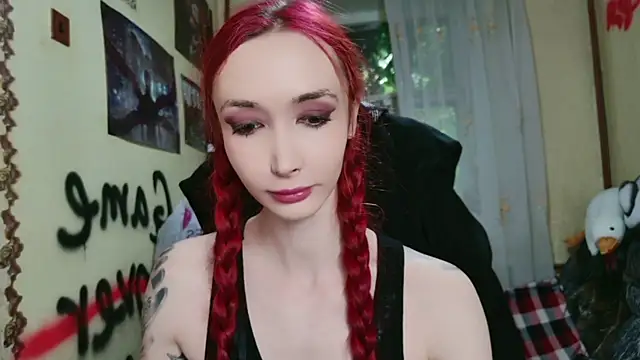 Snapshot of Roxy_Silver chatting on 06.17.26 Roxy Silver online show from 06.17.26