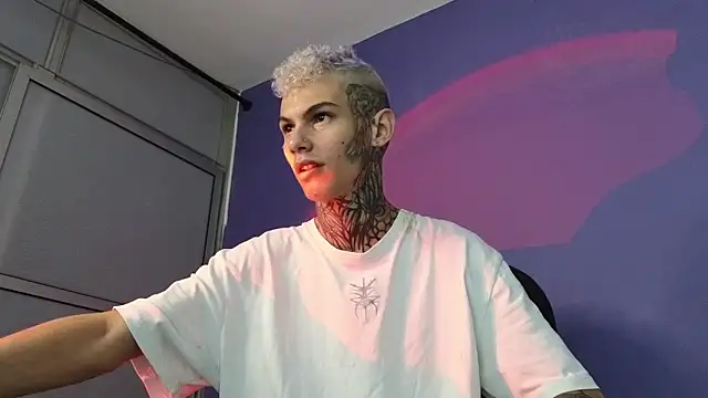 Stuart Boy  online show from 03.05.25