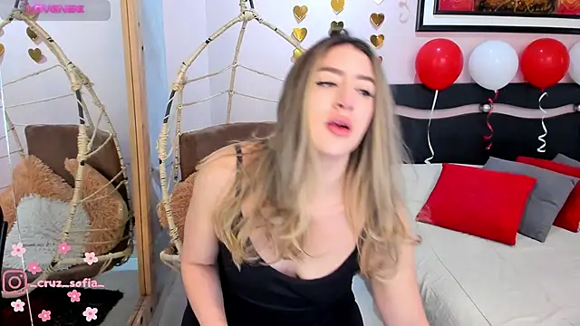 Snapshot of _AlejaCruz_ chatting on 02.14.26 AlejaCruz online show from 02.14.26