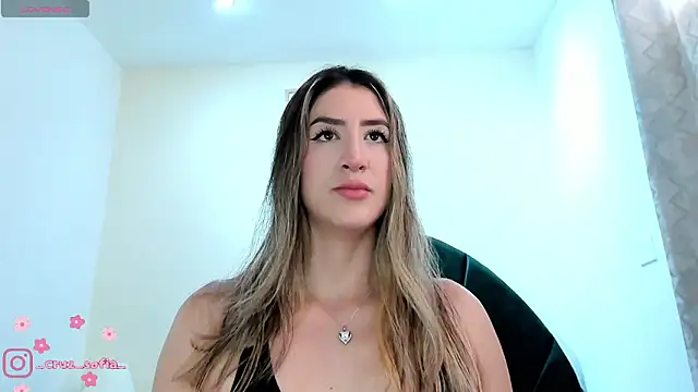 Snapshot of _AlejaCruz_ chatting on 02.20.26 AlejaCruz online show from 02.20.26