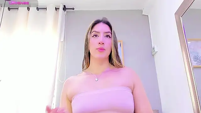 Snapshot of _AlejaCruz_ chatting on 02.27.26 AlejaCruz online show from 02.27.26