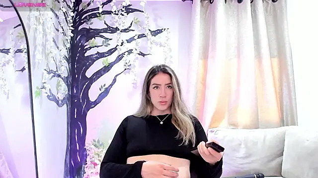 Snapshot of _AlejaCruz_ chatting on 02.28.26 AlejaCruz online show from 02.28.26