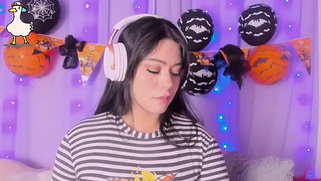  niiky online show from 10.21.25