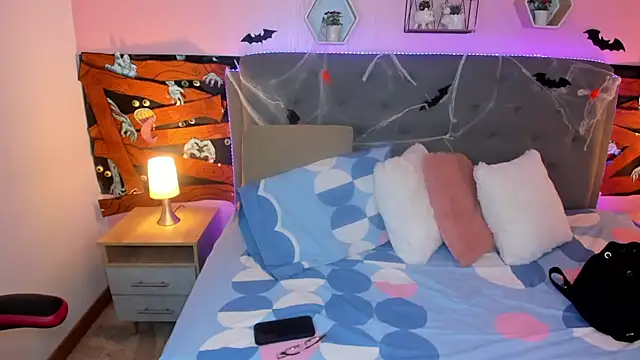 Latin Rachell3 online show from 10.25.25