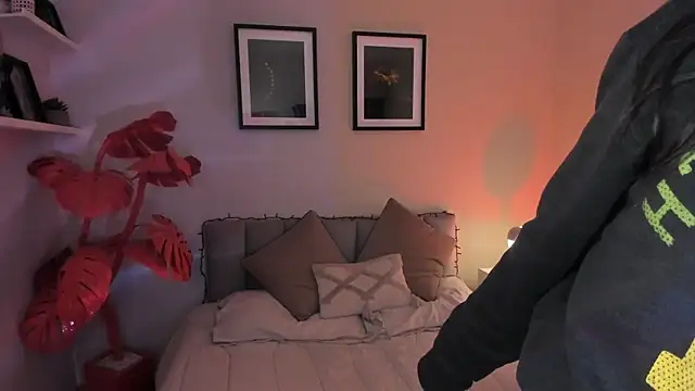 Violetta Nur online show from 02.11.26