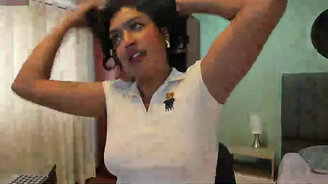 Snapshot of ema_saenz chatting on 02.08.25 ema saenz online show from 02.08.25