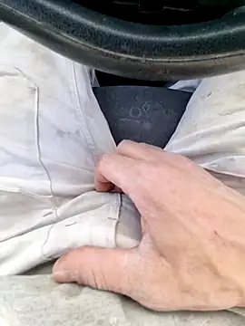 Snapshot of robertilevis chatting on 03.04.26 robertilevis online show from 03.04.26