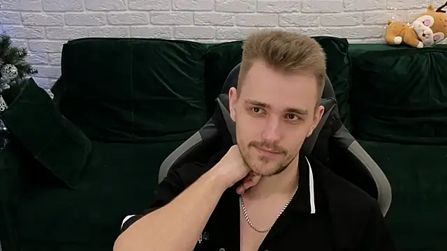 Larstar01 online show from 12.04.24