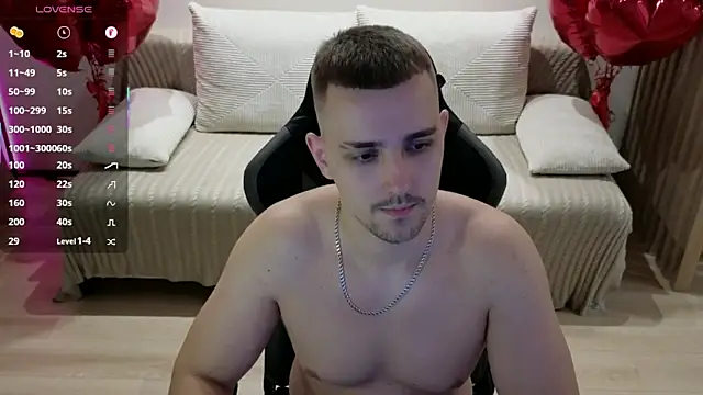 Snapshot of Larstar01 chatting on 10.29.25 Larstar01 online show from 10.29.25