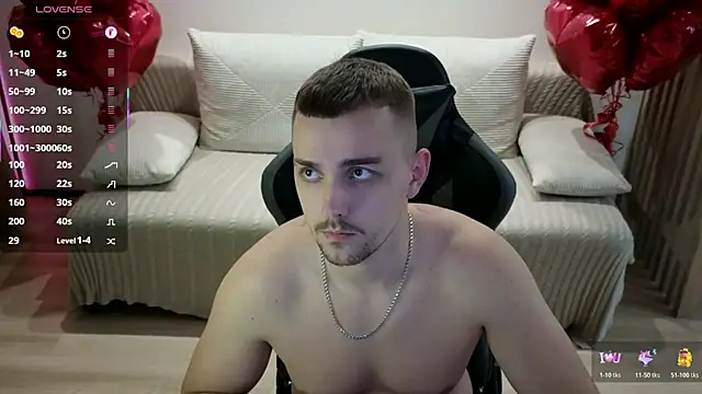 Snapshot of Larstar01 chatting on 11.04.25 Larstar01 online show from 11.04.25