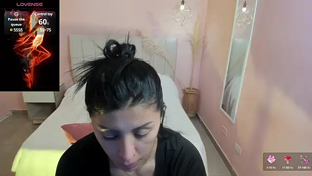 tiffani  love online show from 01.11.25