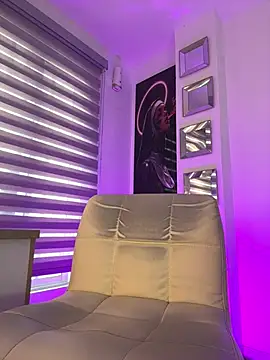 babybriexxx online show from 12.19.24