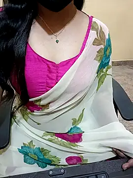 Snapshot of Nithya_05 chatting on 09.12.25 Nithya 05 online show from 09.12.25