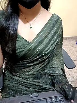 Snapshot of Nithya_05 chatting on 09.16.25 Nithya 05 online show from 09.16.25