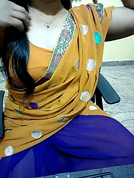Snapshot of Nithya_05 chatting on 09.29.25 Nithya 05 online show from 09.29.25