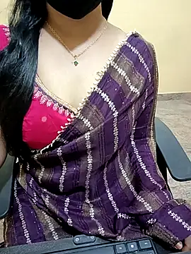 Snapshot of Nithya_05 chatting on 10.06.25 Nithya 05 online show from 10.06.25