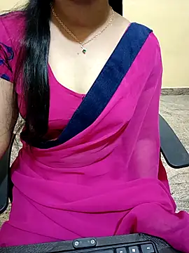 Snapshot of Nithya_05 chatting on 10.10.25 Nithya 05 online show from 10.10.25