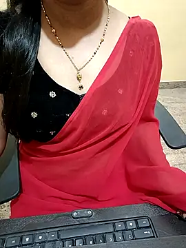 Snapshot of Nithya_05 chatting on 10.19.25 Nithya 05 online show from 10.19.25