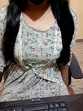 Snapshot of Nithya_05 chatting on 10.30.25 Nithya 05 online show from 10.30.25